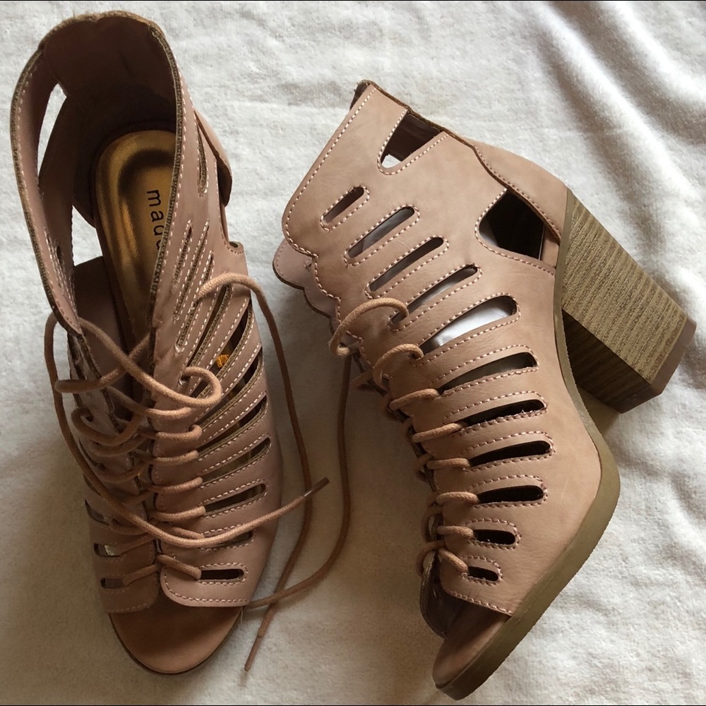 Boot - Picture 2 of 3